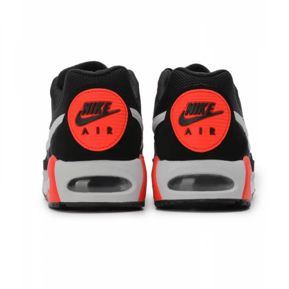 Nike Air Max IVO