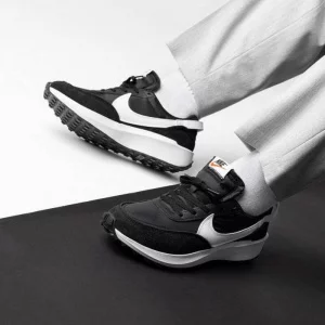 Nike Waffle Debut