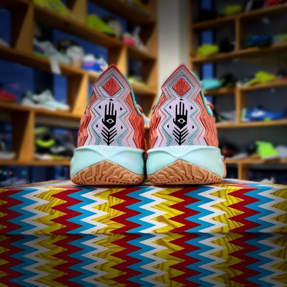 Баскетбольные кроссовки Kyrie Irving x ANTA KAI 2 SUN