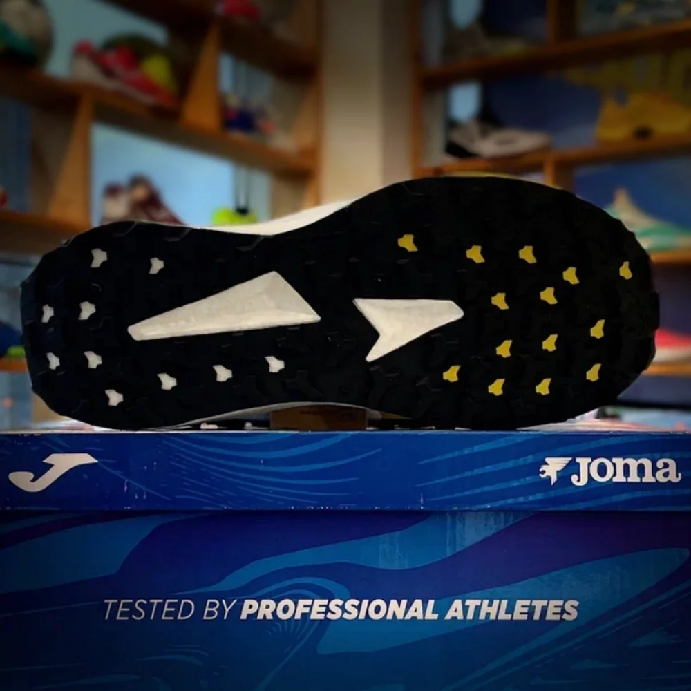 Трейловые кроссовки Joma SAJO Aislatex